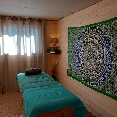 Shanti Sancy 沙斯特雷